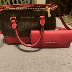 Small Michael Kors purse W matching Wallet.